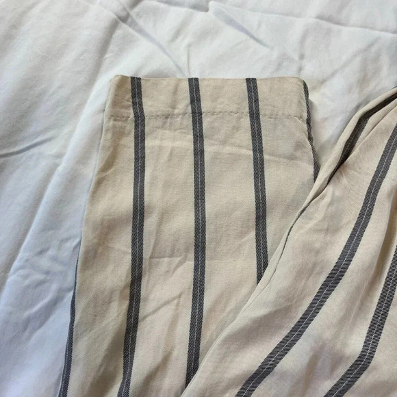 H & M | Women's Cream with Black Stripe High Waist Ruffle Pants | Size 6 - Picture 2 of 7